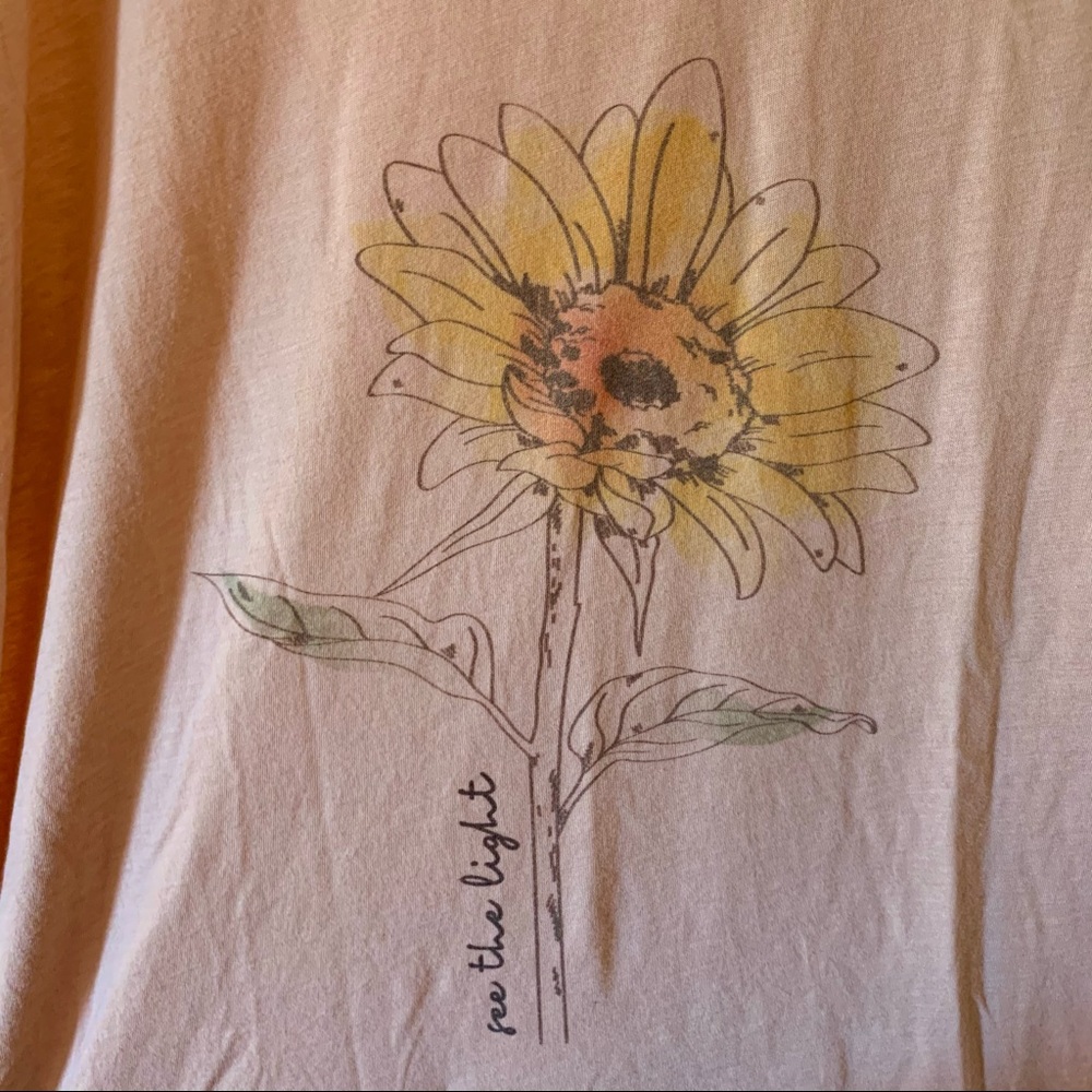 NWOT Sunflower “See the light” Tee